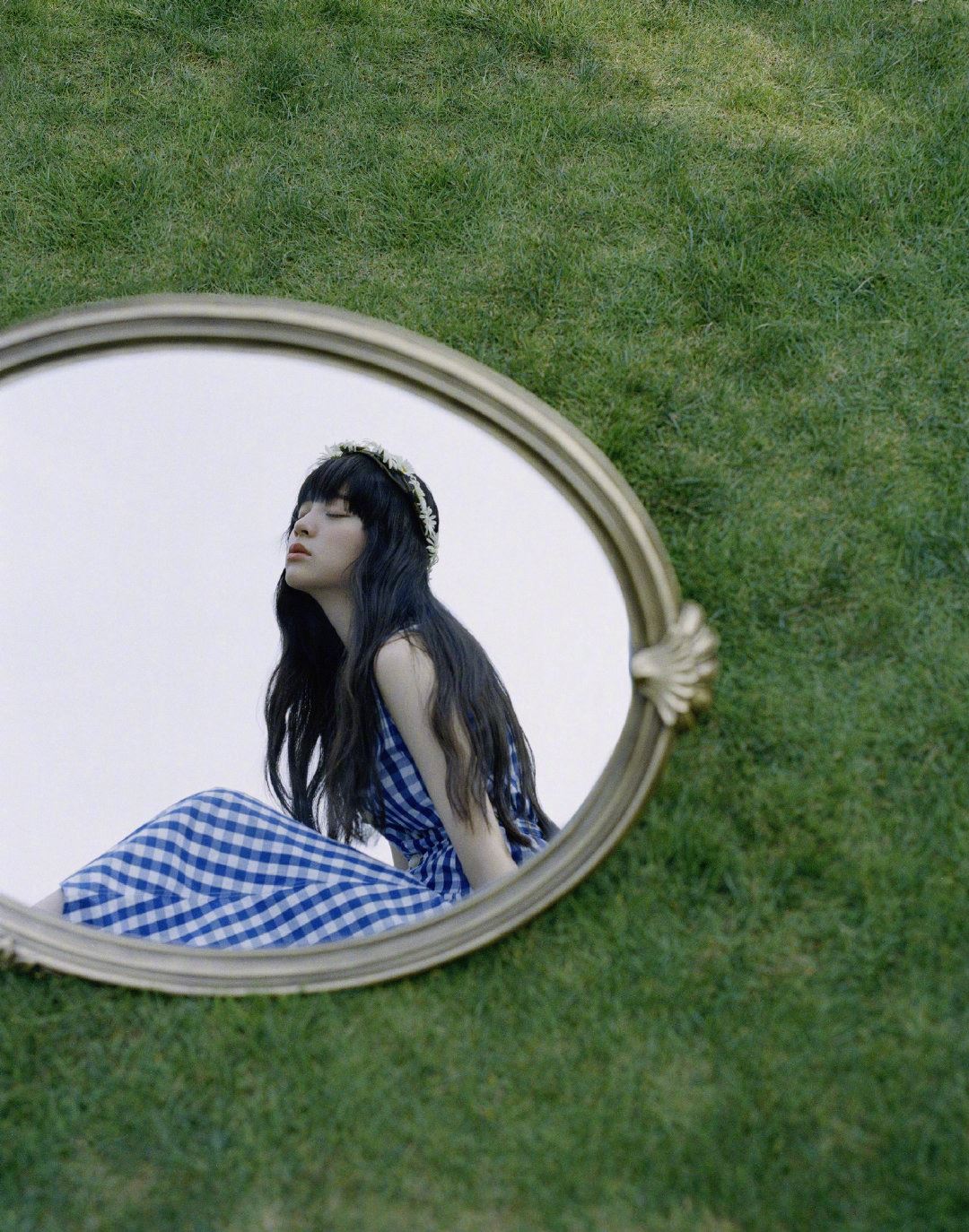 【多图】欧阳娜娜复古风照曝光！尽显少女青春的气息