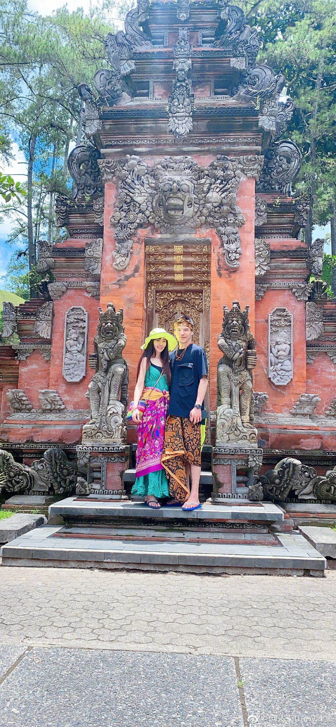 向太晒向佐和郭碧婷合照，发长文谈感情这回事