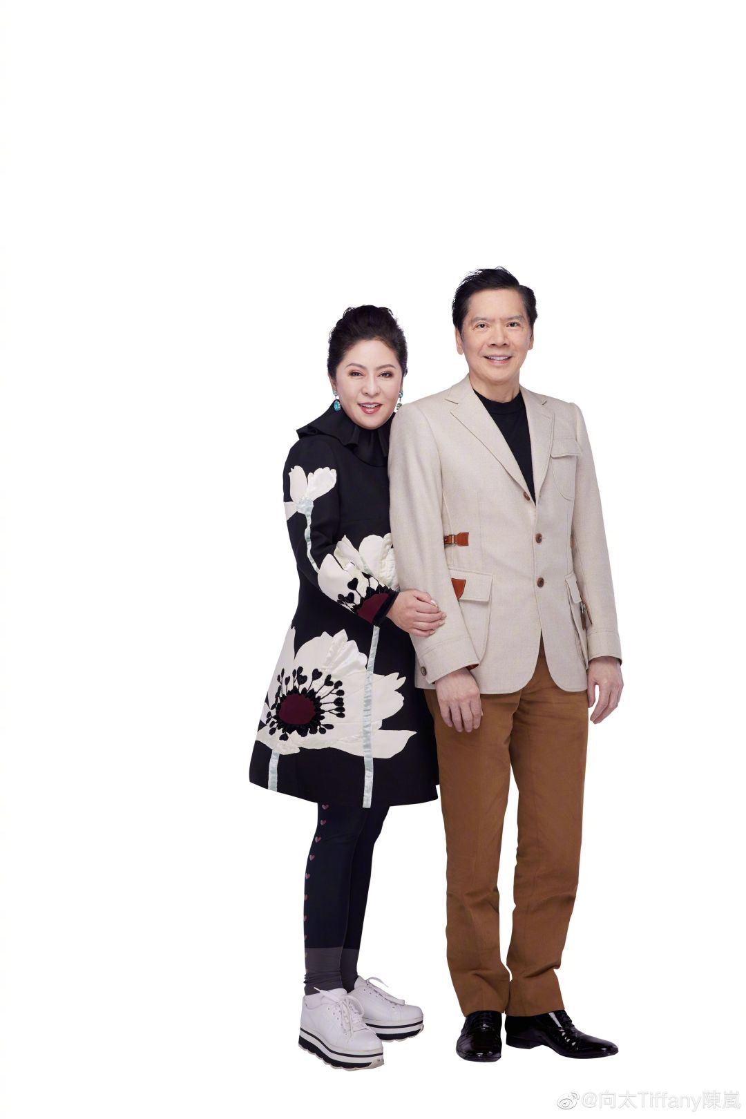 向太晒向佐和郭碧婷合照，发长文谈感情这回事