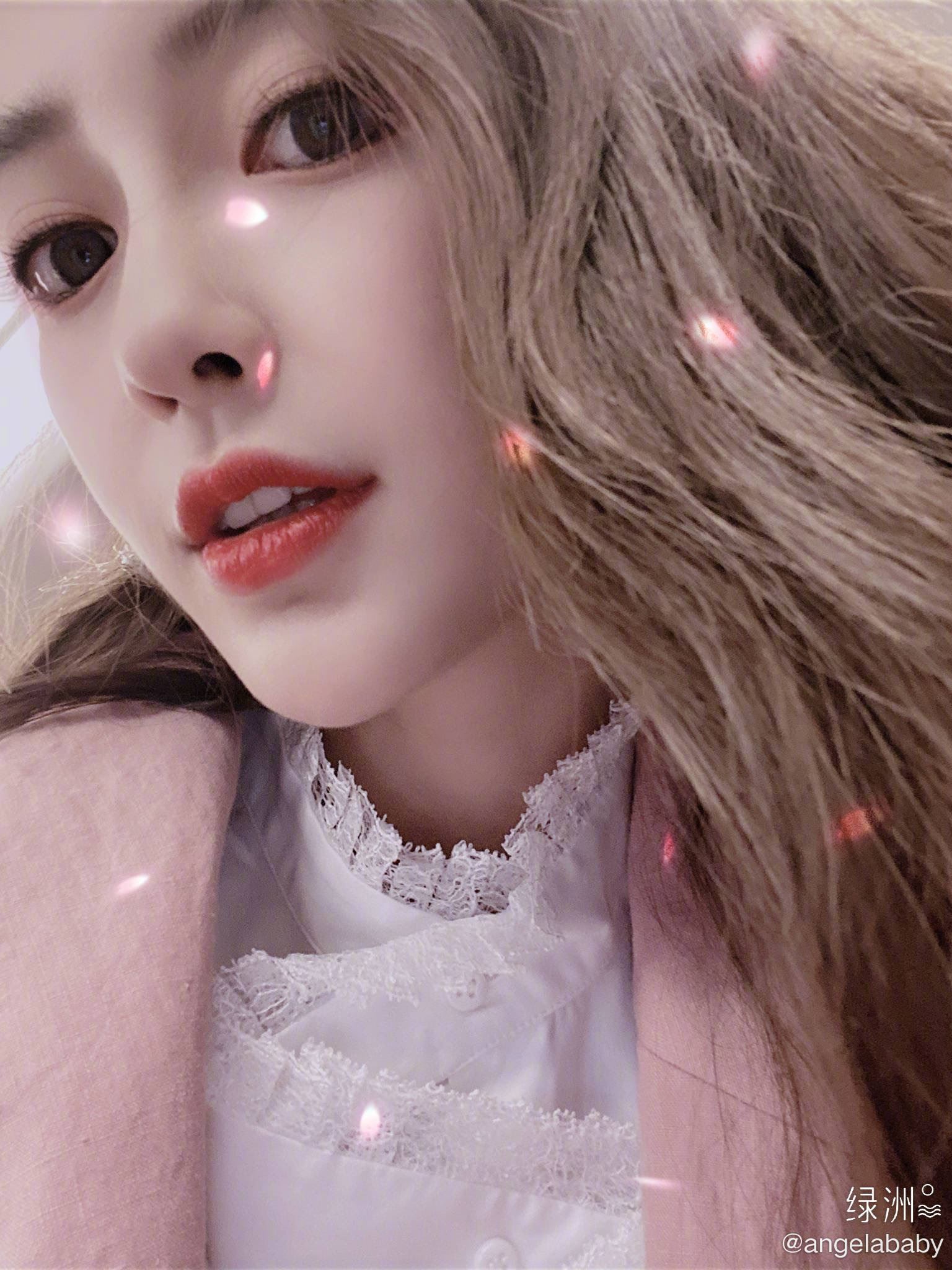 连续吃1个月消夜，angelababy大晒「惊人双下巴」！