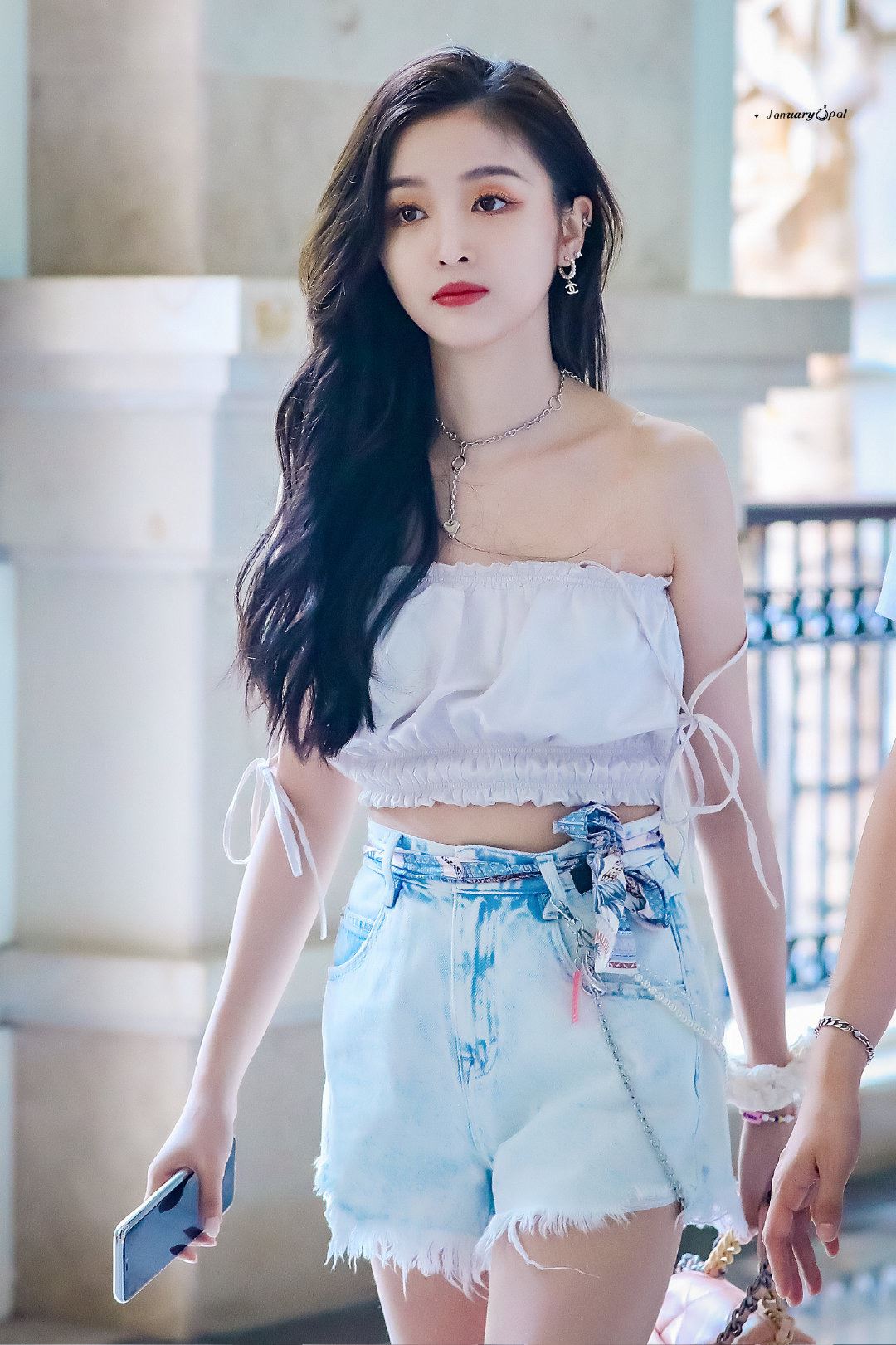 吴宣仪金子涵同框！两位女神现身录制节目《完美的夏天》