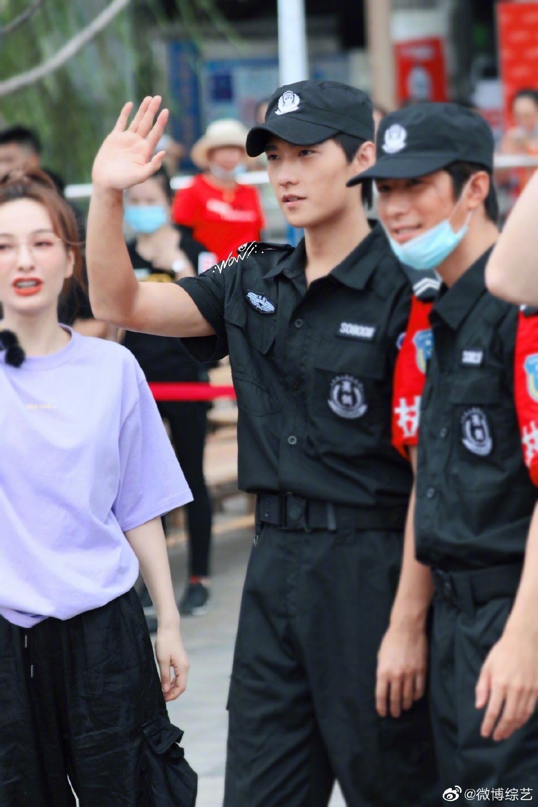 《元气满满的哥哥们》路途照曝光！杨洋保安造型超养眼帅气！