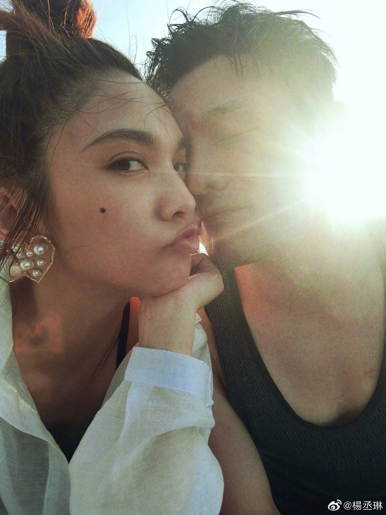 杨丞琳收李荣浩寄来的神秘包裹，从不碰亮色系却大赞合适！