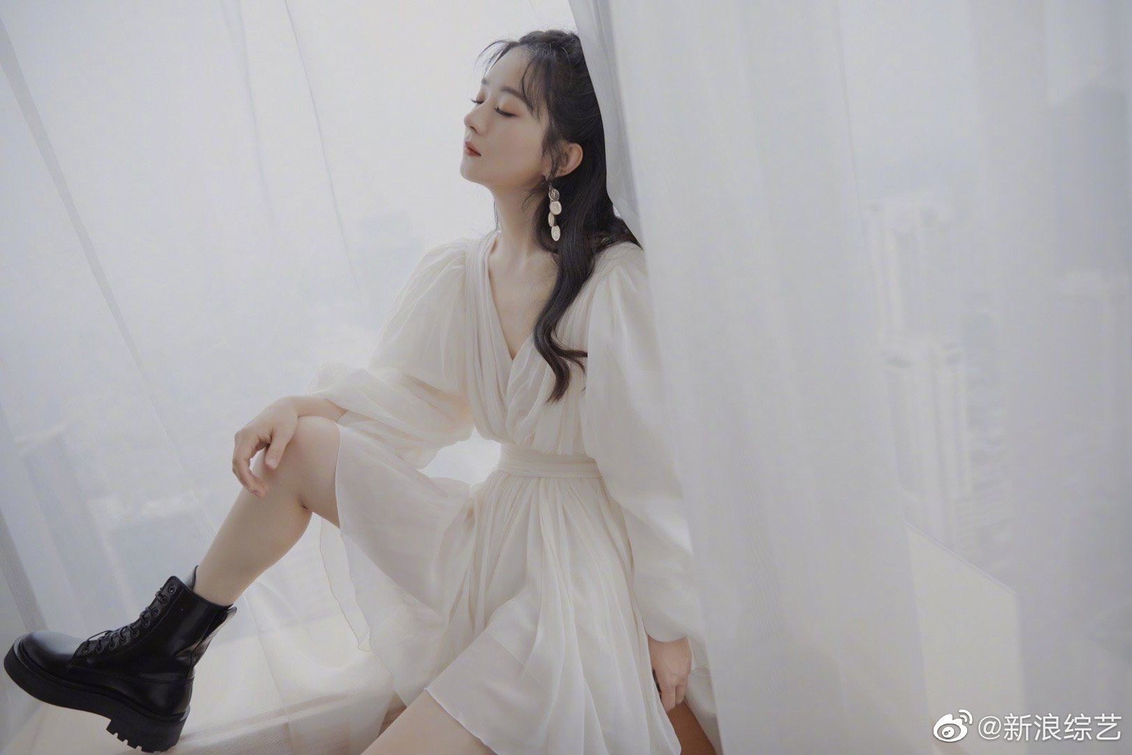 劲靓！赵丽颖泡泡袖纱裙尽显女神范儿，网民：越来越漂亮！