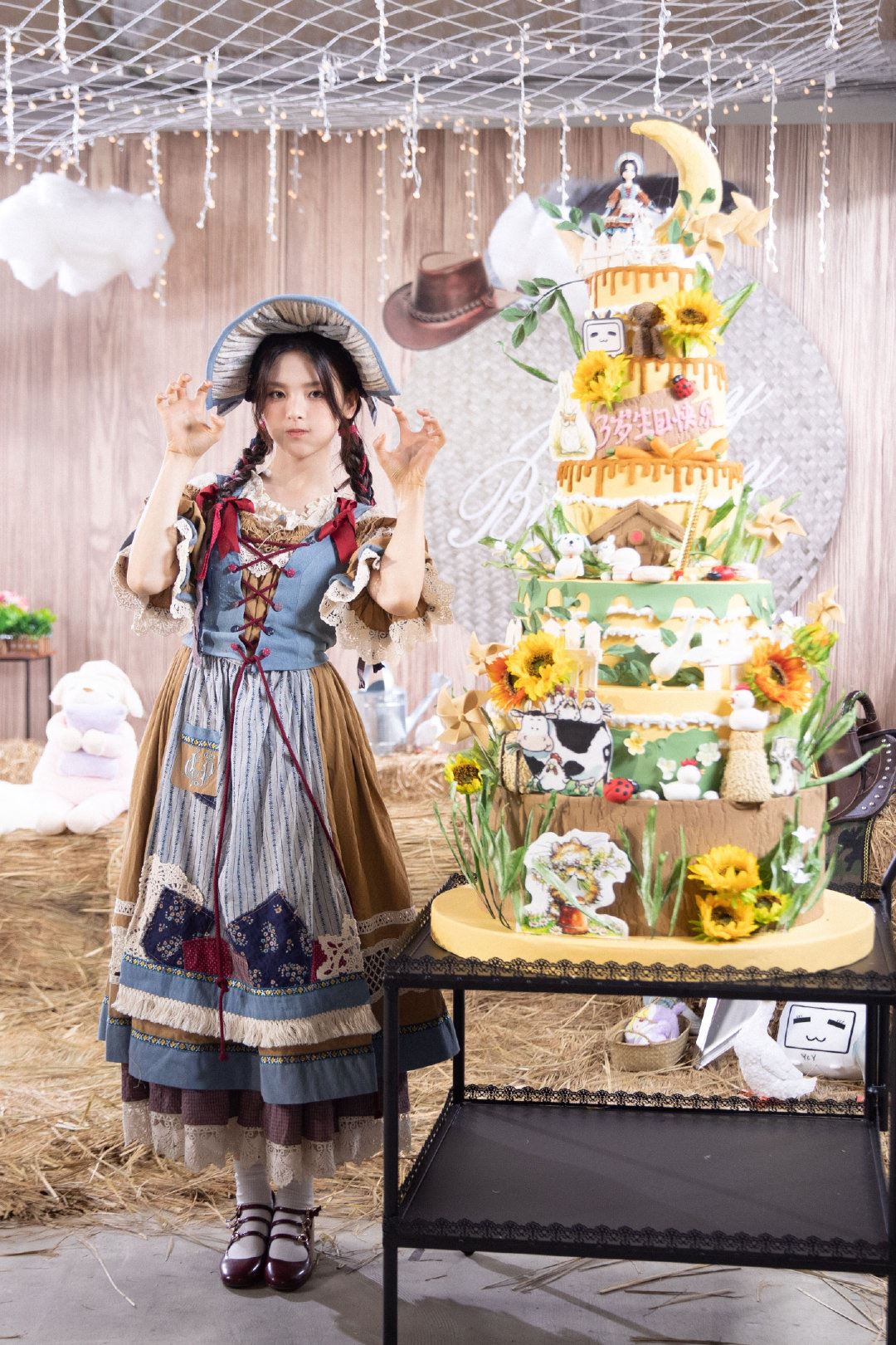 杨超越一身复古装为22岁的自己庆生！少女心爆棚啊！