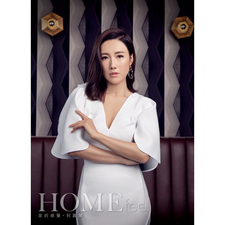 李施嬅ig大晒绝密童年照超可爱，网民：越大越漂亮！