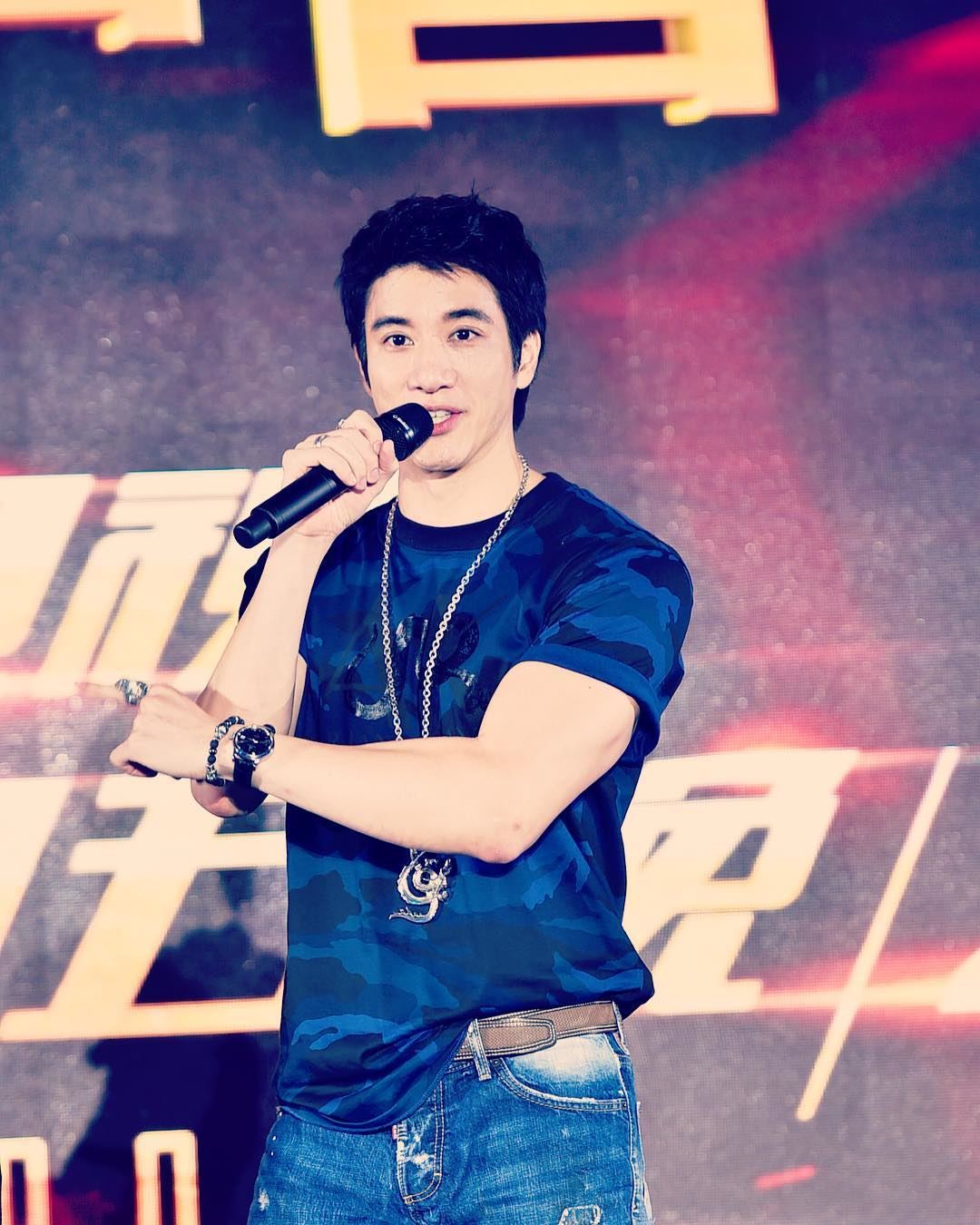 王力宏被孩子取名「烤包爸」,引来好友周杰伦留言!