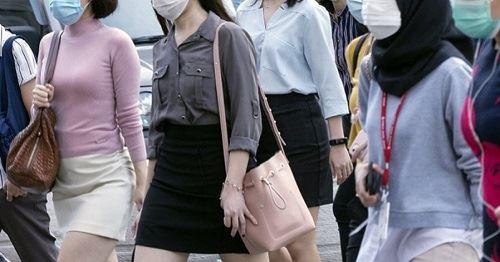 焦点新闻：国内的新冠肺炎确诊病例再添上万宗！