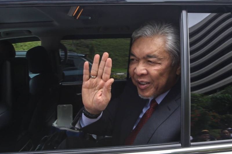 焦点新闻:马来统治者明天开会,讨论首相人选。