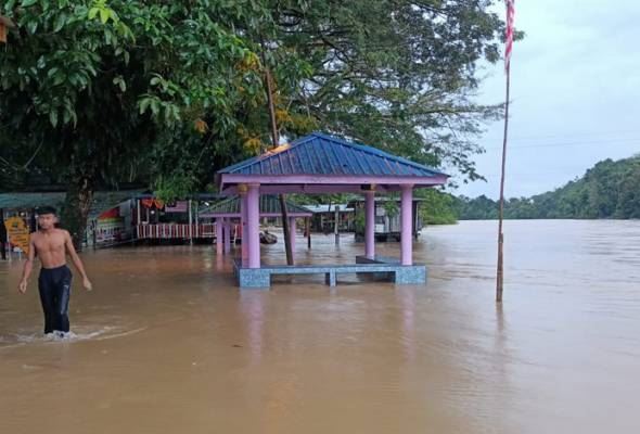 焦点新闻:长命雨下不停,柔佛灾黎破2万
