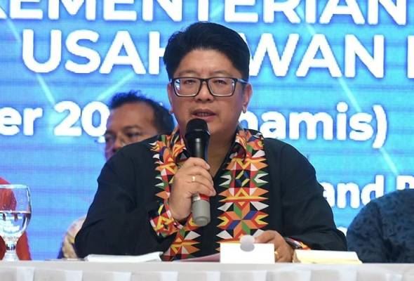 焦点新闻：致函东马两州政府，能继续使用英文