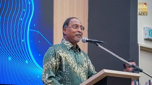 பல்கலைகழக மாணவர்களுக்கு நிதி உதவி !