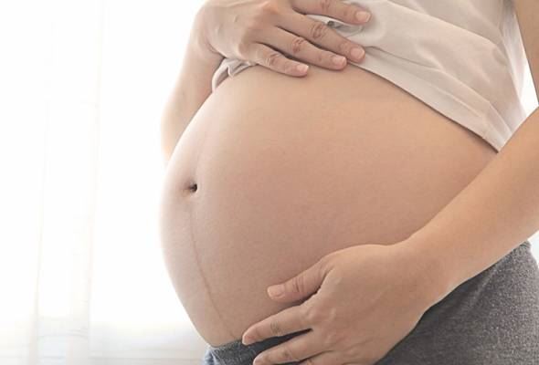 焦点新闻:每年有4000名少女未婚先孕。