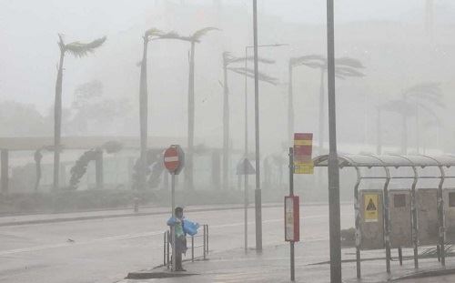 தெற்கு சீனாவை உலுக்கிய ragasa சூறாவளி !