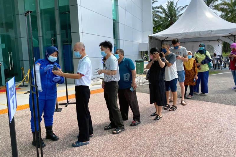 焦点新闻:不是人人都能进入疫苗接种中心!