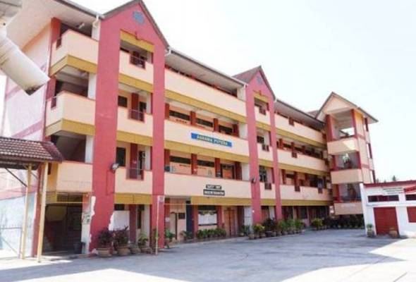 schools cannot block student transfers because of discipline