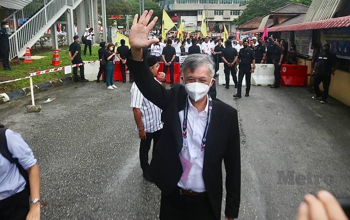 焦点新闻:蔡添强向安华道歉,坚决不退峇都国席。