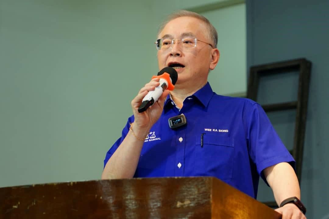 焦点新闻:轻快铁被迫停运,以免爆相撞事故。