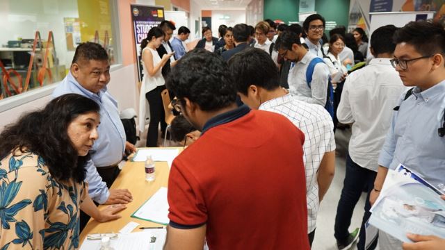 5 reasons why pursuing higher education in singapore is actually a pretty good idea