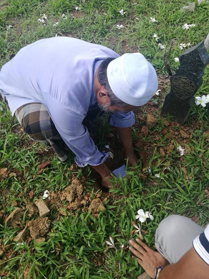 terima kasih sayang. awak sangat baik, sampai awak nak keluar pun mummy tak sakit