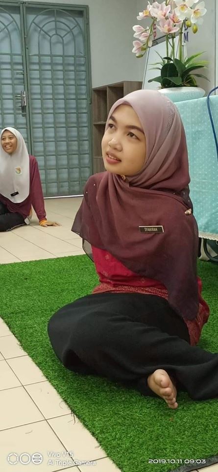 video wanita oku tular pakai tudung guna kaki