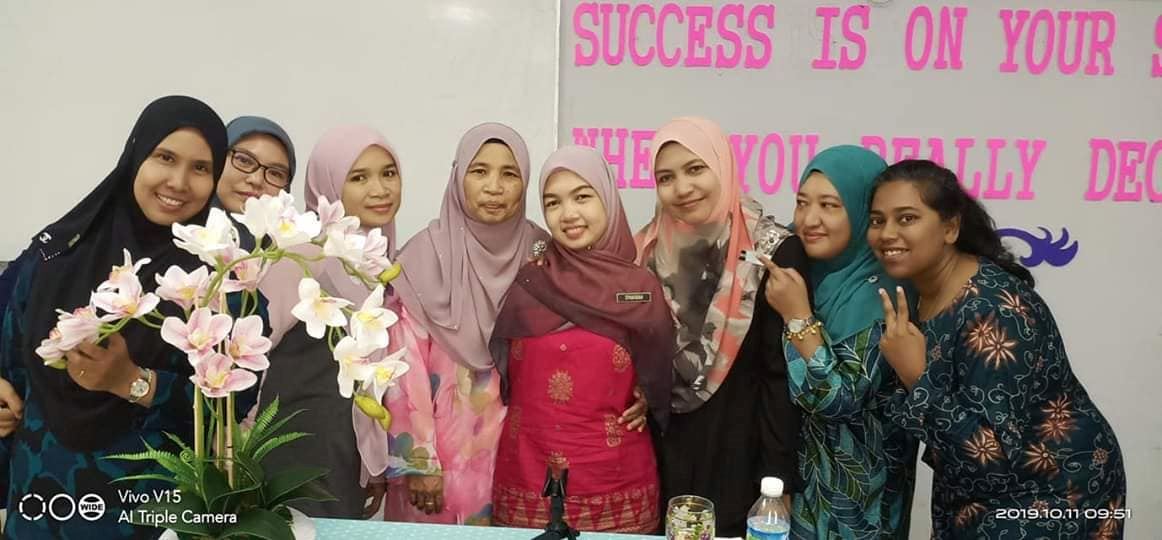 video wanita oku tular pakai tudung guna kaki