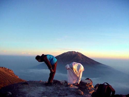 solat adalah tiang agama. bagaimana ia boleh menggugurkan dosa