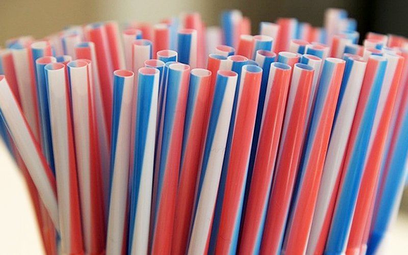 straw plastik diharamkan di malaysia mulai tahun depan