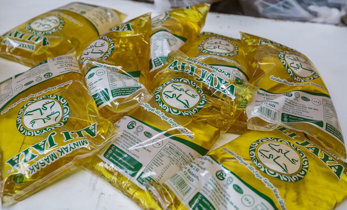 Pembelian Minyak Masak Paket Guna MyKad Dirancang Bermula Hujung Tahun