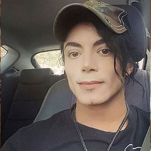 ada orang terserempak dengan seorang lelaki yang mirip michael jackson !! siapa dia ni?