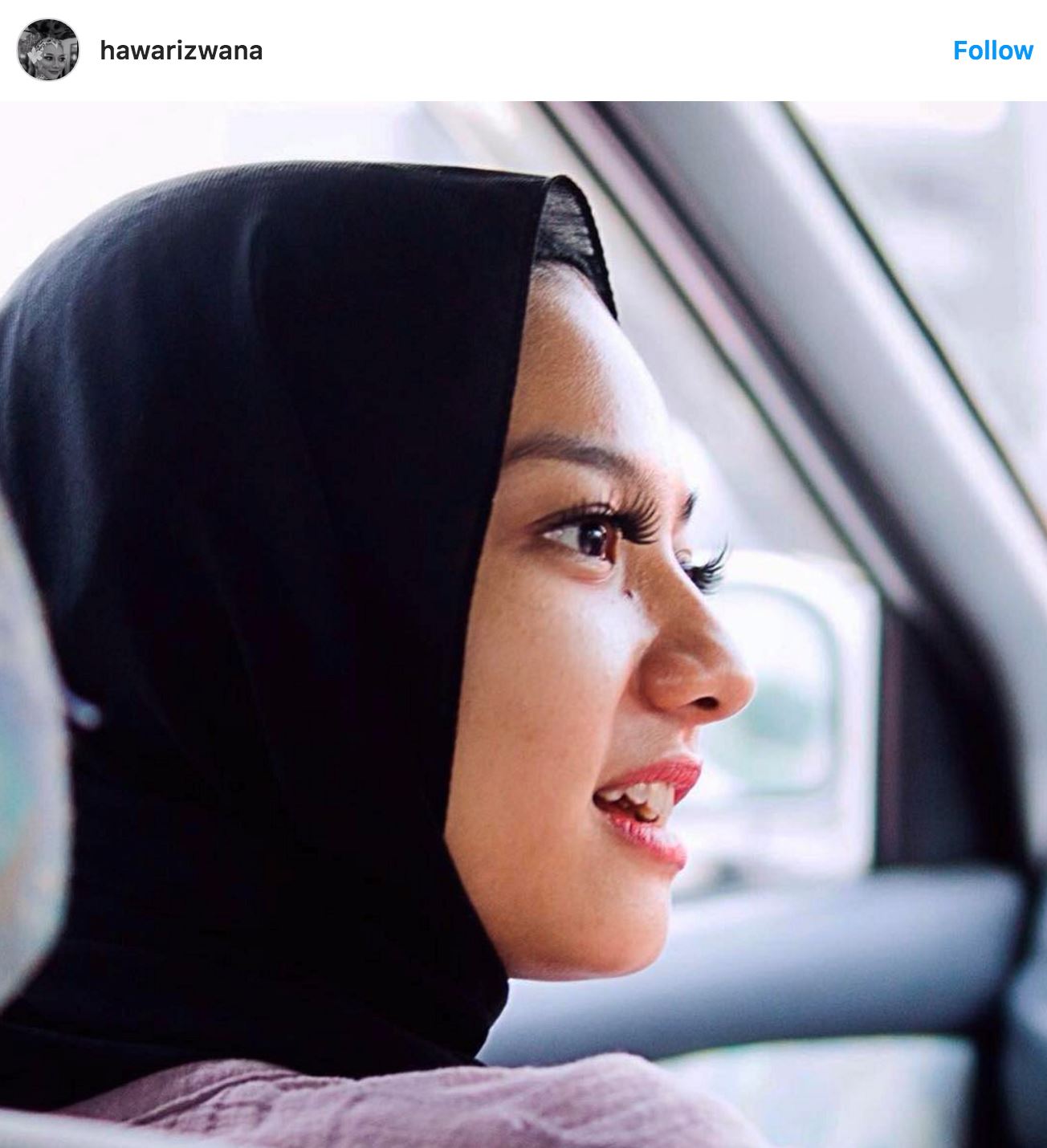 gadis ini jadi perhatian netizen dek kerana miliki wajah seiras neelofa