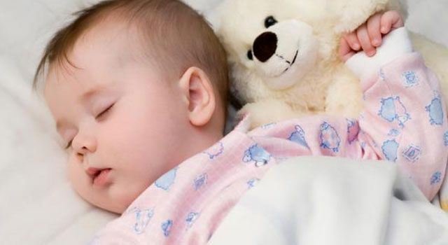 5 minit je baby dah tertidur. doktor ini kongsi cara untuk baby anda tidur dengan mudah