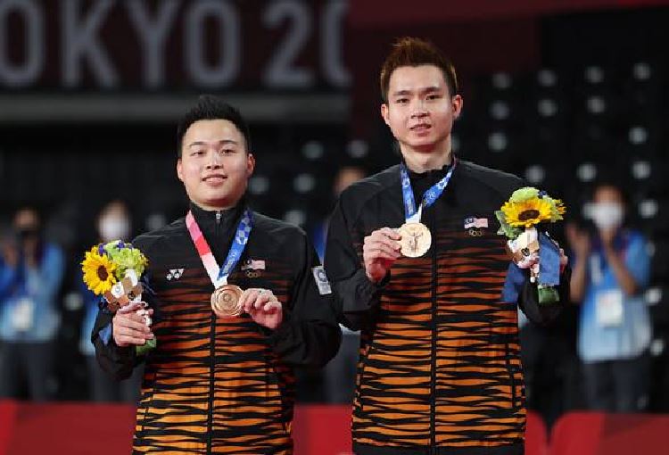aaron/wooi yik to split for sea games? 