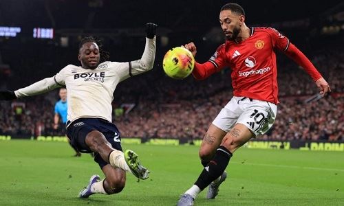 hammers frustrate united