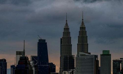 tropical storm senyar weakens