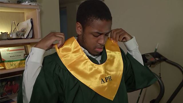 Status Gelandangan Bukan Penghalang Pelajar Ini Untuk Raih Top Student