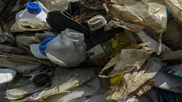 united kingdom ambil balik 42 kontena sampah haram mereka