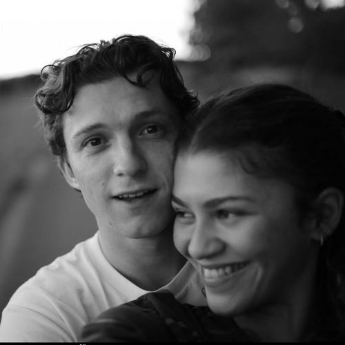 Tom Holland Minta Izin Bapa Zendaya Sebelum Bertunang