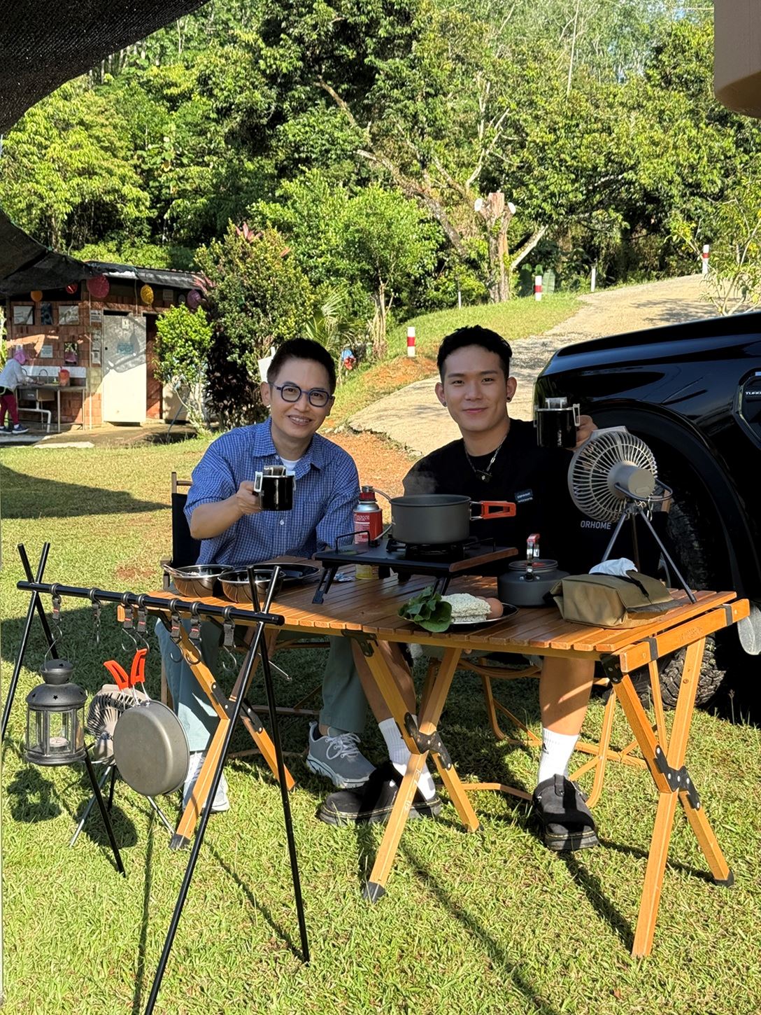 astro《带个伴去旅行》| 阿贤携培永展开“穷得有风”之旅！