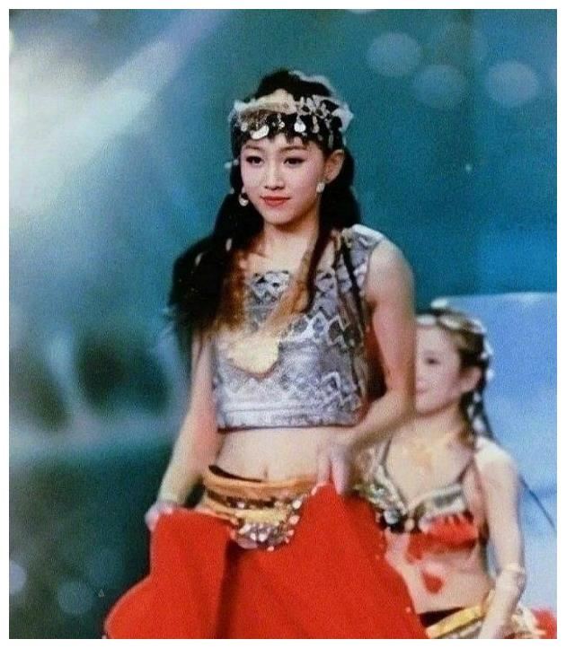 《青春有你2》刘雨昕长发照曝光！跟一名大马网红撞脸！