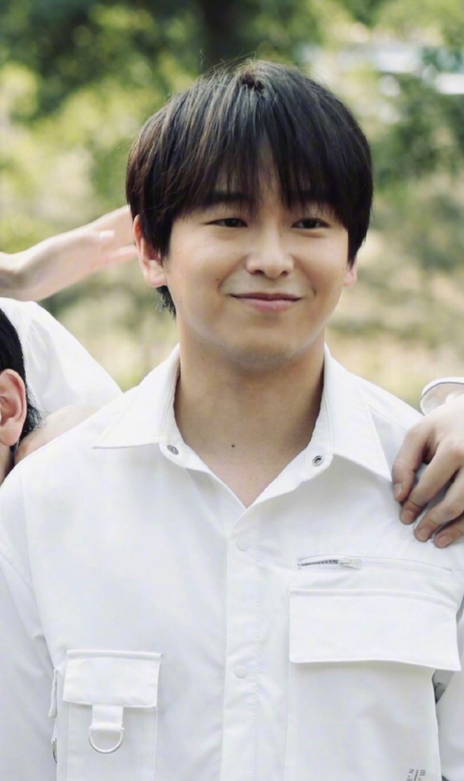 【向往的生活】彭昱畅晒自拍照，网民调侃他：也差太多了吧！