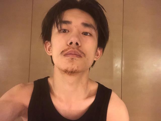 留胡子到底能多帅？让这几位男星展示给你看最man的一面！