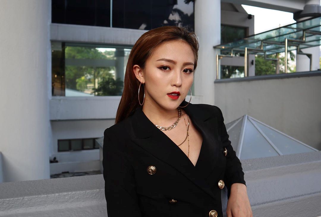 《青春有你2》刘雨昕长发照曝光！跟一名大马网红撞脸！