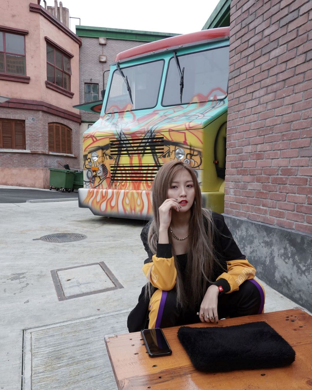 《青春有你2》刘雨昕长发照曝光！跟一名大马网红撞脸！