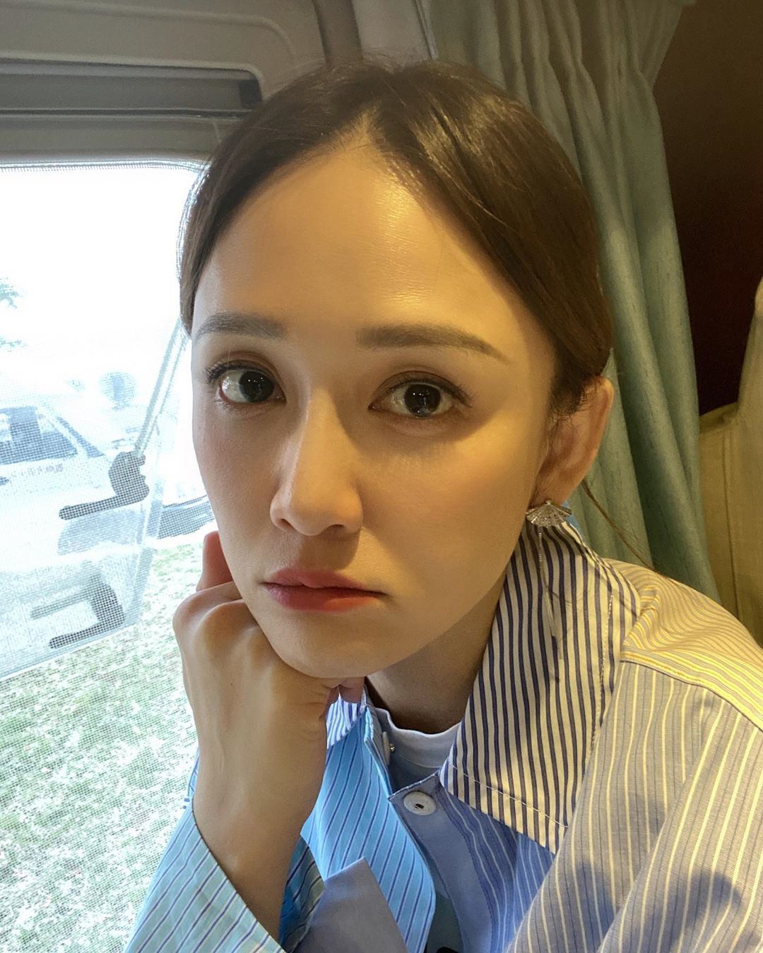 陈乔恩和男闺密有亲密举动惹网友不满，她却霸气回应：关你x事！