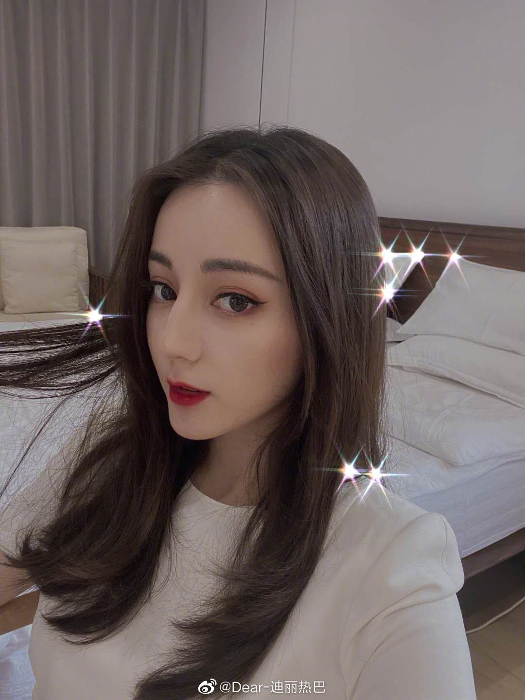 【多图】迪丽热巴派7千万粉丝福利，晒18张自拍大玩滤镜！