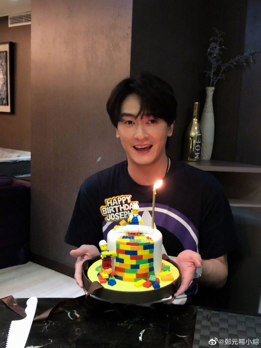 圈内好友为郑元畅庆生，他惊呆：真的有被吓到的生日趴！