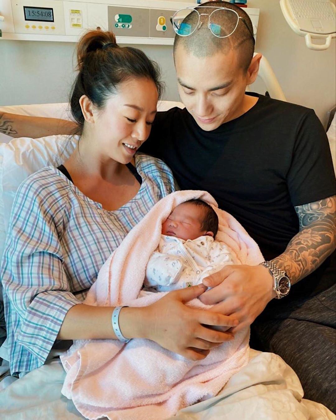 梁靖琪第一次当妈庆祝母亲节：等了这角色很久了！