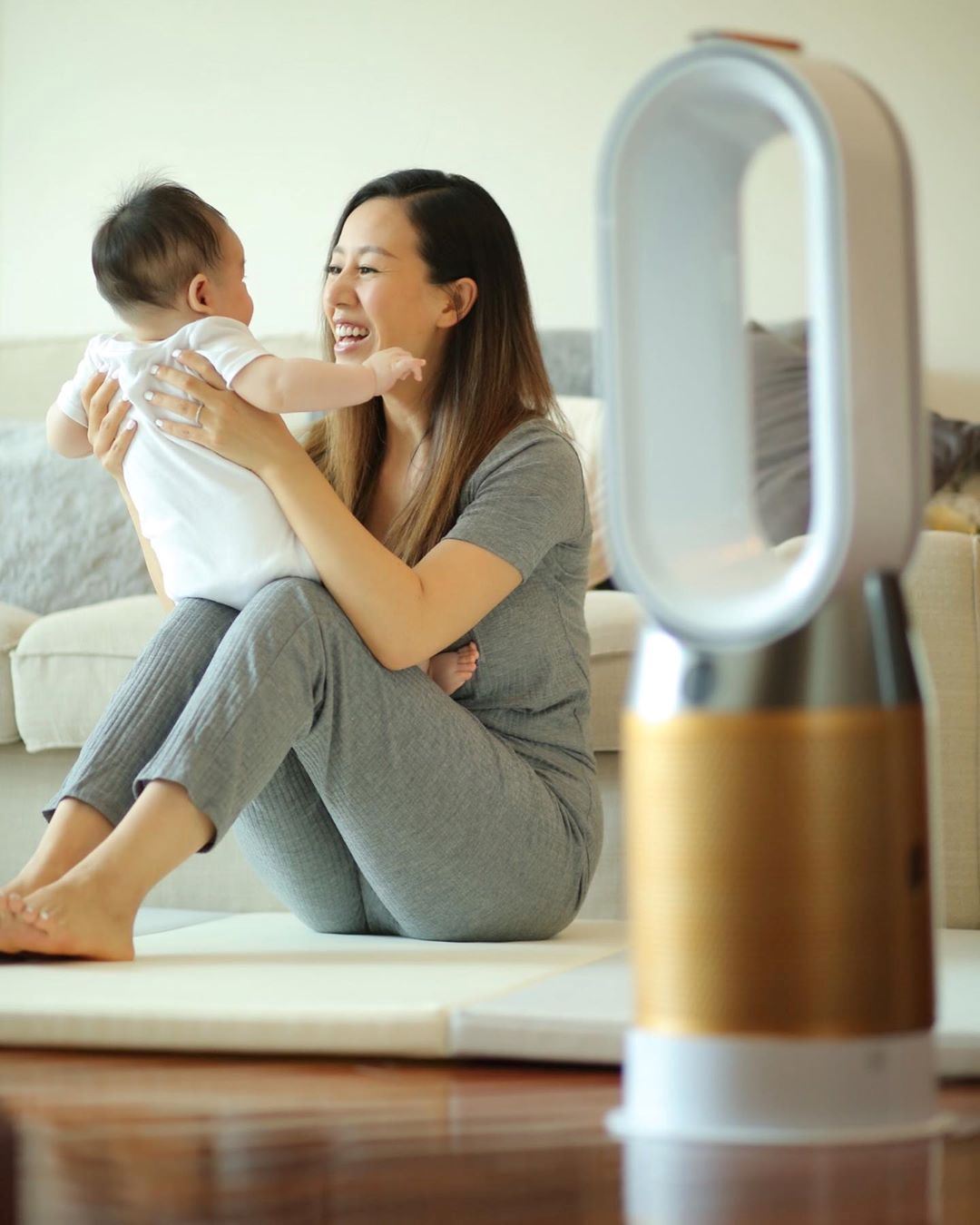 梁靖琪第一次当妈庆祝母亲节：等了这角色很久了！