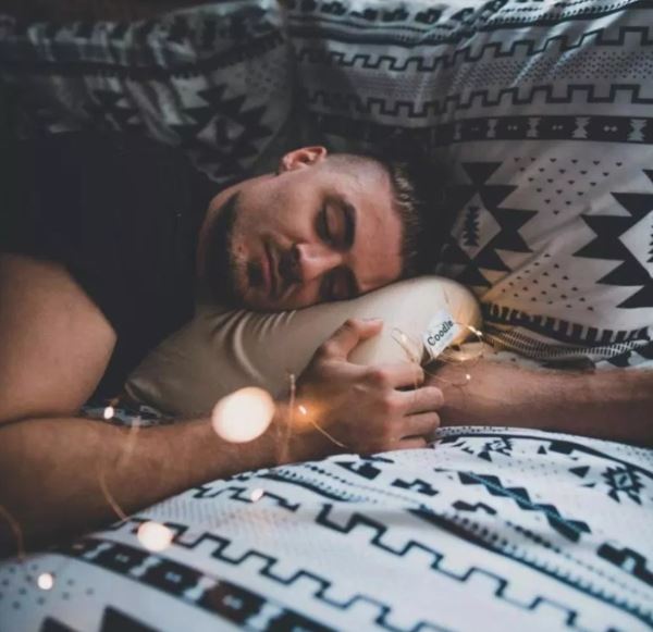 男人的救星啊!「拱形枕头」让男人的手不再麻痹!